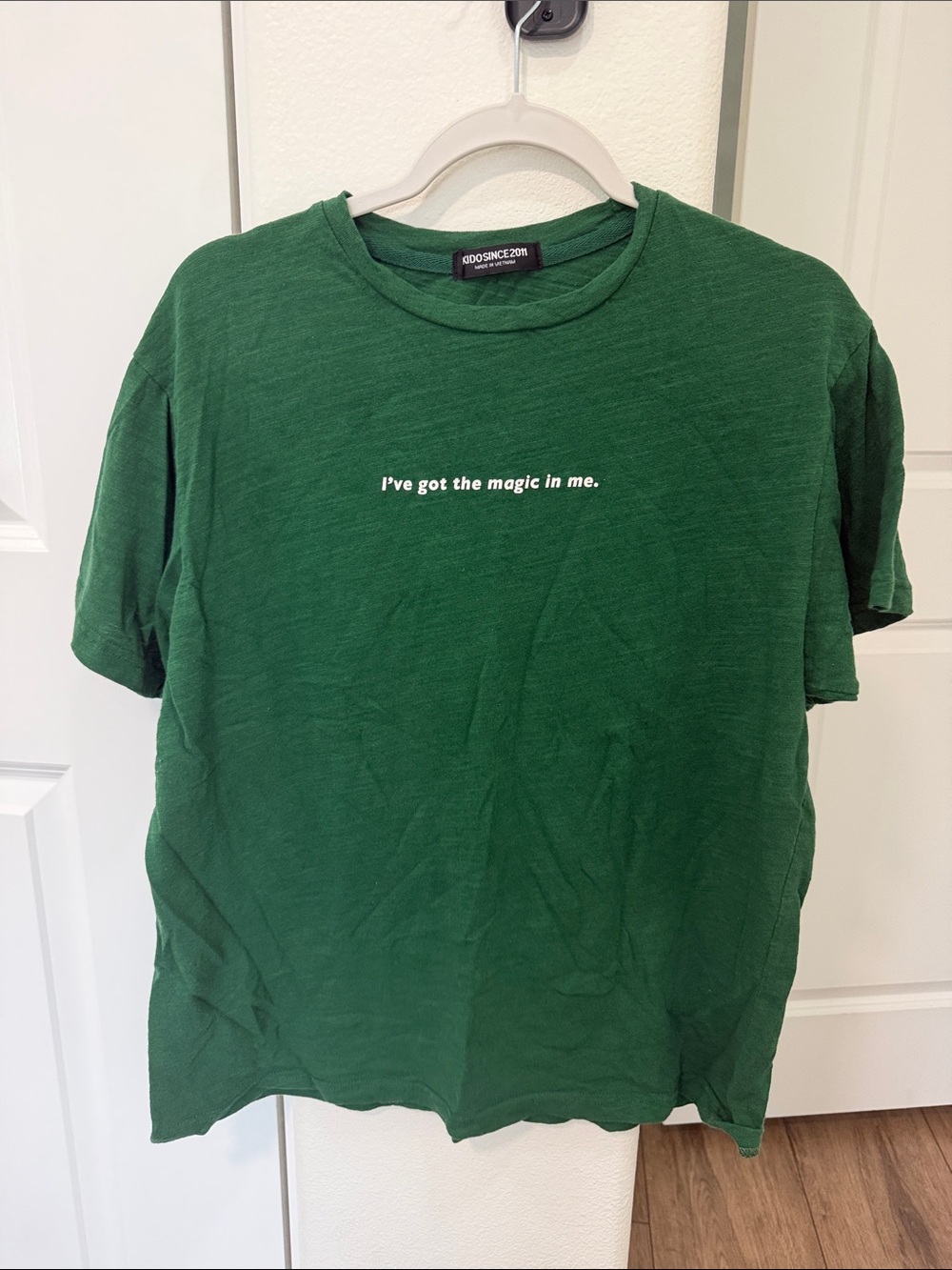 I've Got The Magic In Me Green Graphic Tee - Unbranded